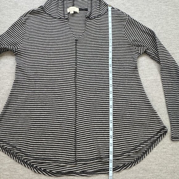 No Comment Womens Sz Small Black Striped Pullover Hoodie V Neck Long Sleeve Lite - Picture 10 of 13